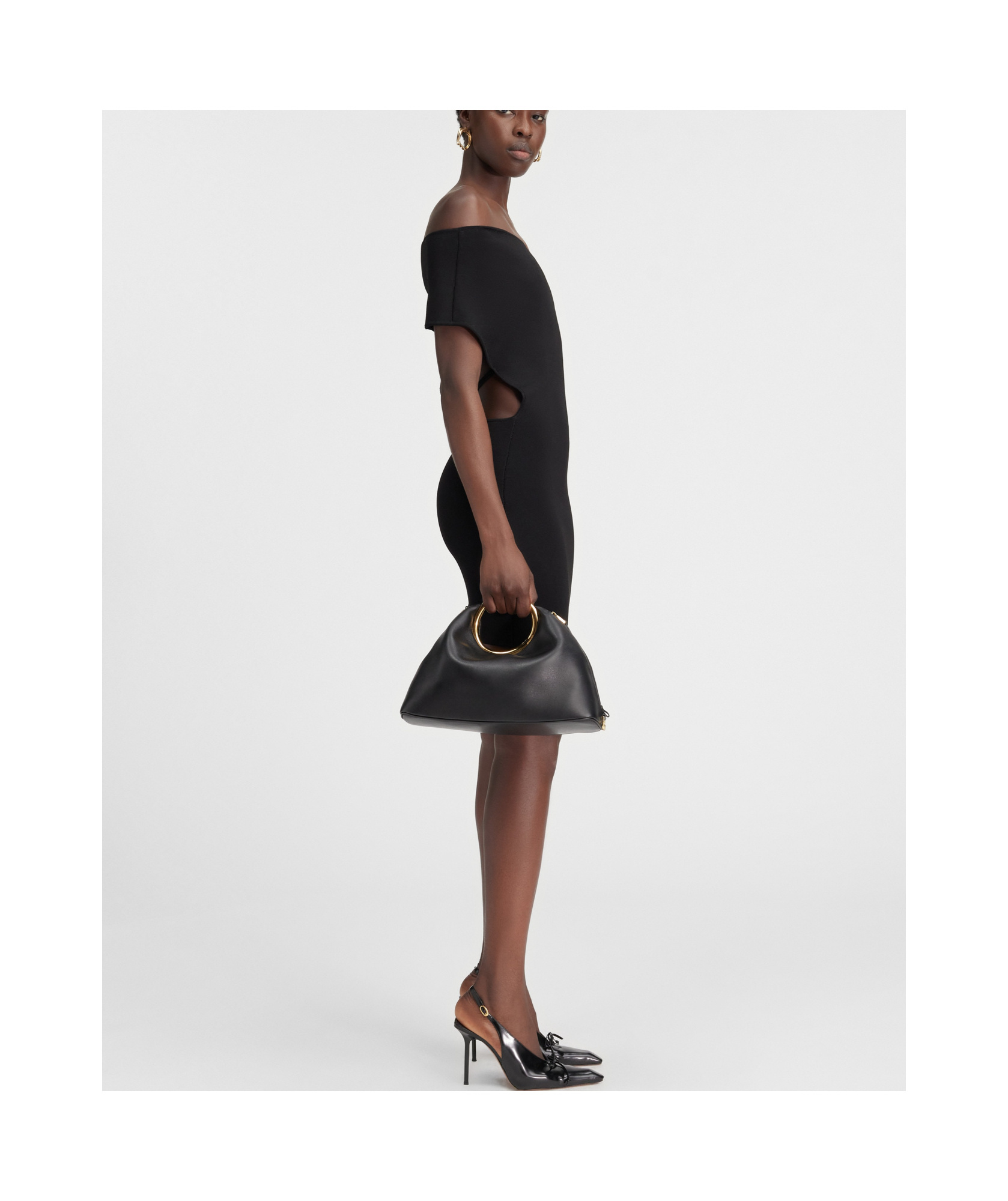 Jacquemus Off-the-shoulder Short Dress In Black