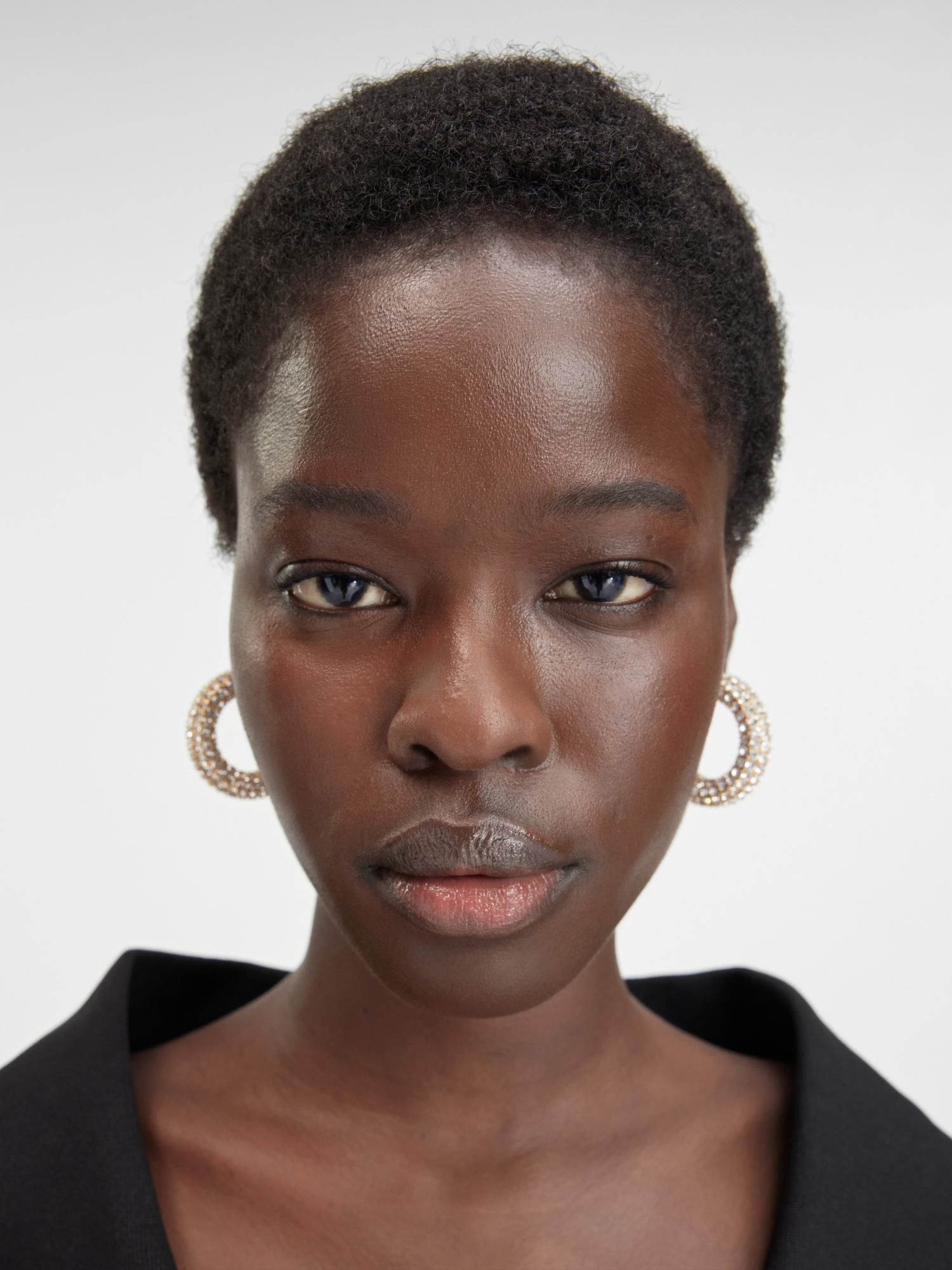 JACQUEMUS JACQUEMUS EMBELLISHED HOOP EARRINGS 