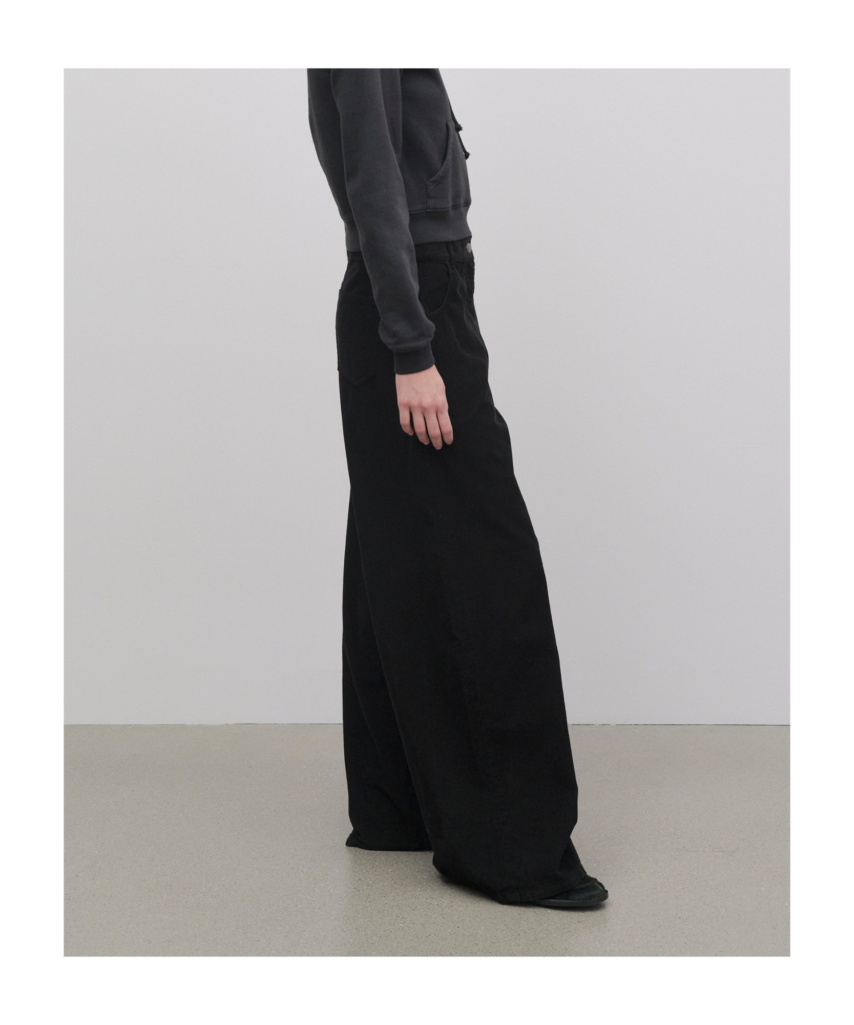 The Row Chan Wide-leg Trousers In Black