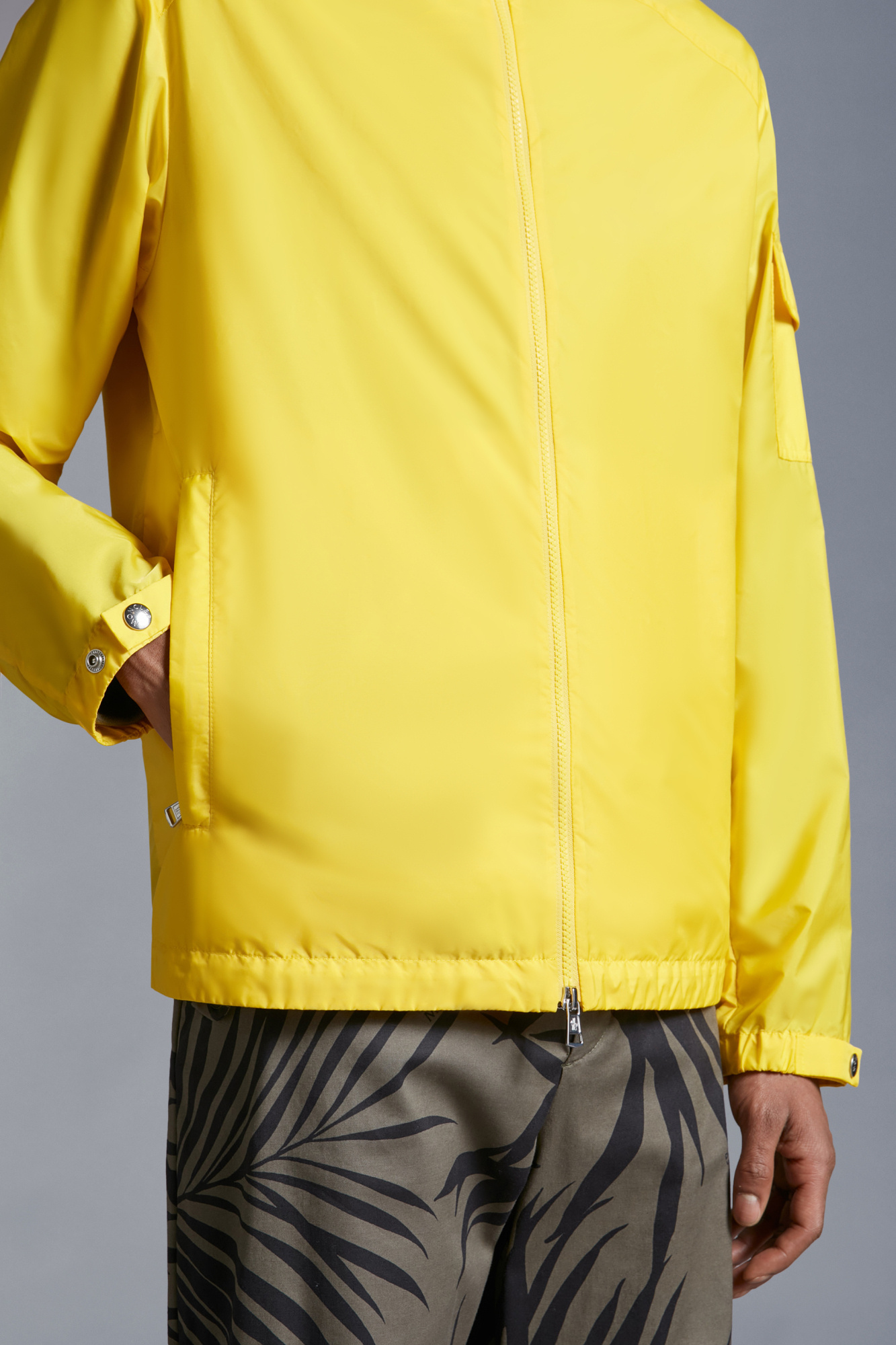 Moncler Etiache Logo-patch Jacket In Yellow