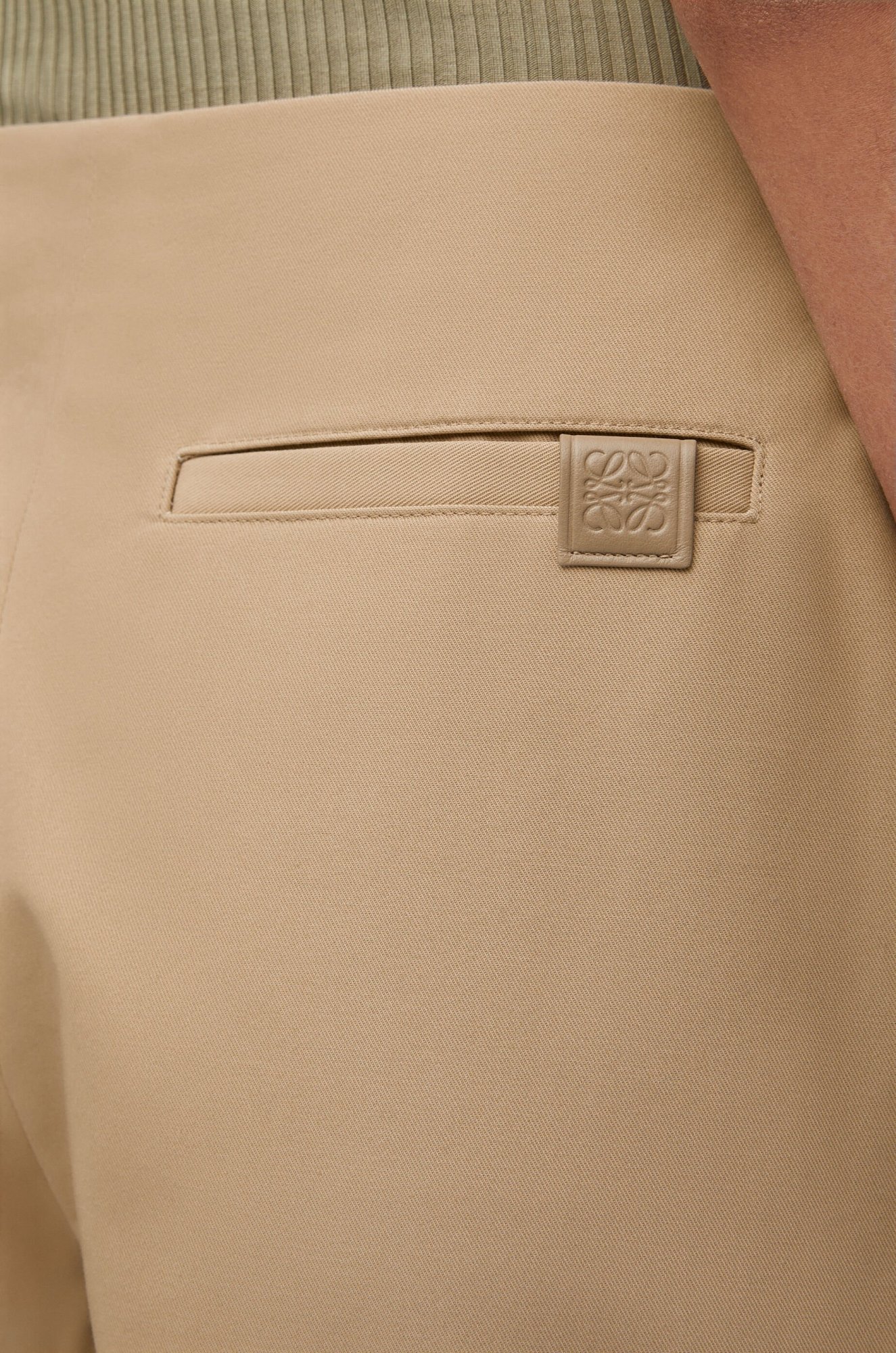 Loewe Overlapping Faille Pleated Shorts In Nude