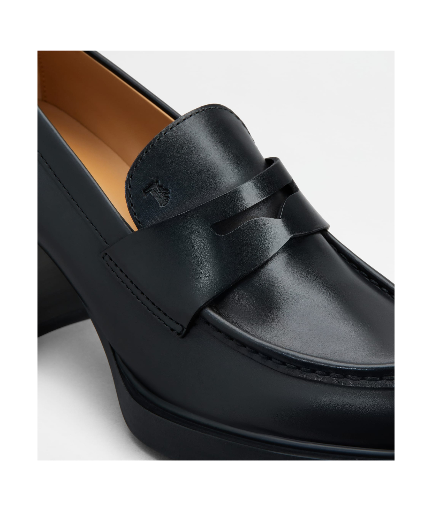 Tod's Women's Loafer With Heel In Black