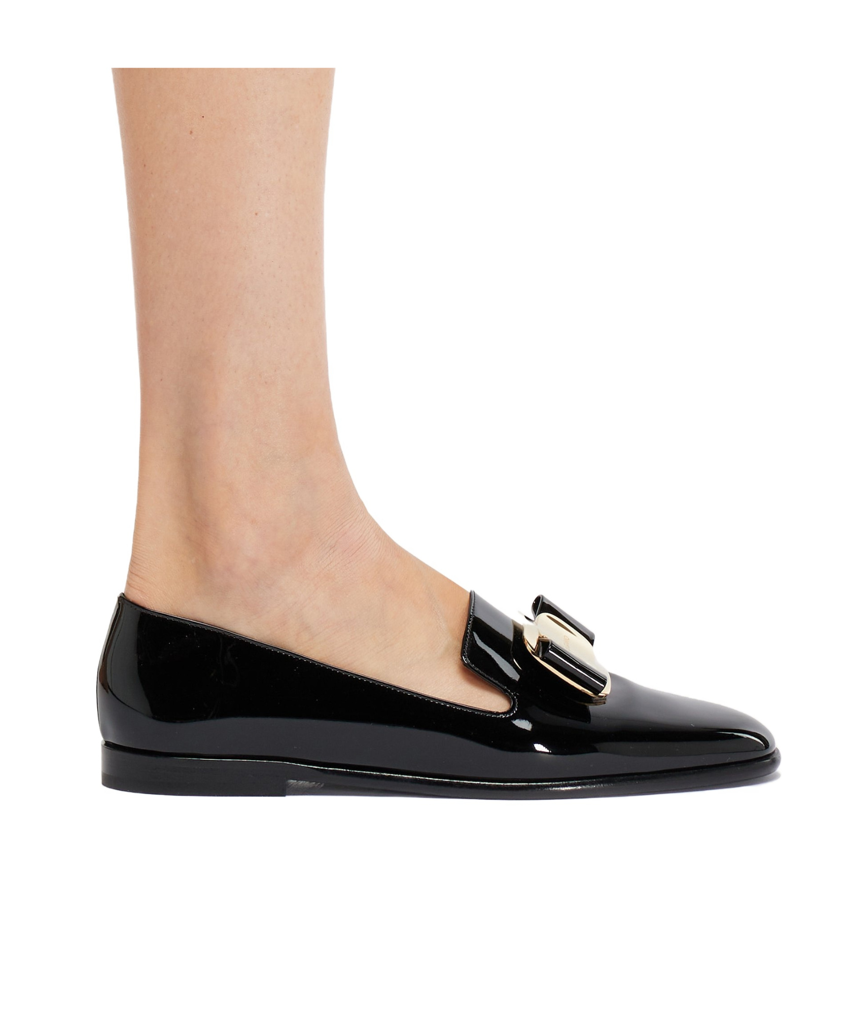 Ferragamo Vara Bow Patent Ballerina Shoes In Black