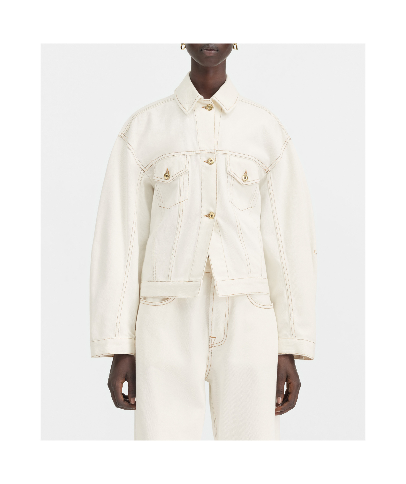 Jacquemus Structured White Denim Jacket With Classic Silhouette In White