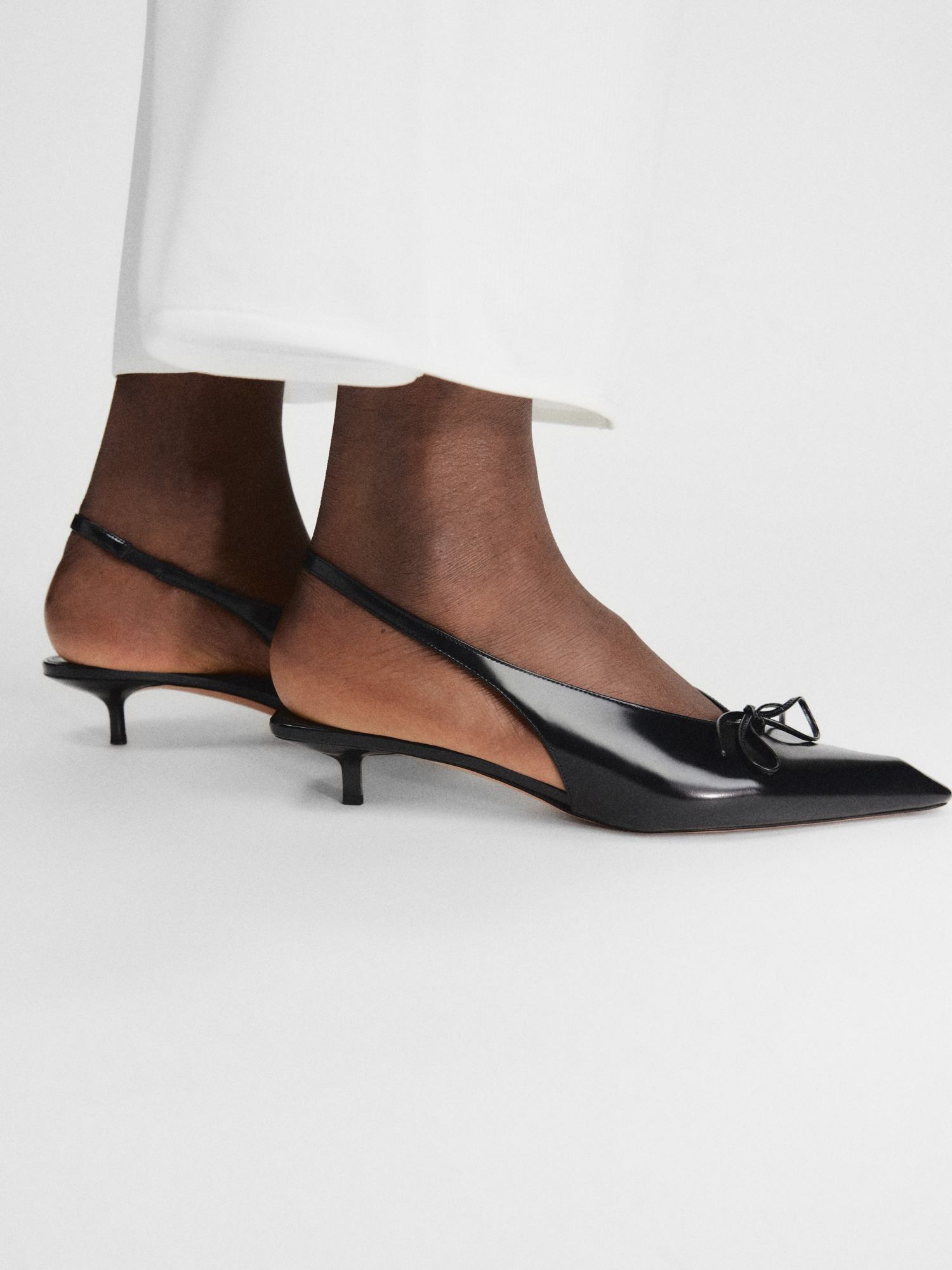 Jacquemus Cubisto Bow-detailed Leather Slingback Pumps In Black