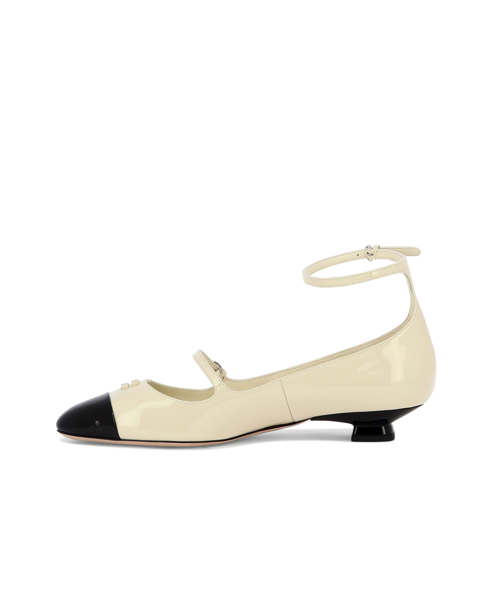 Miu Miu Round Head Low-heeled Shoes In Nude