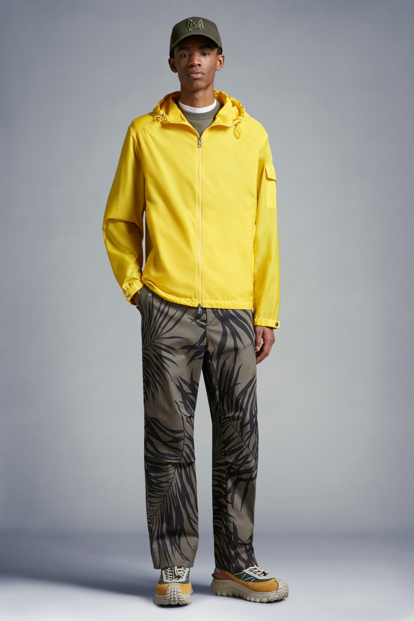 Moncler Etiache Logo-patch Jacket In Yellow