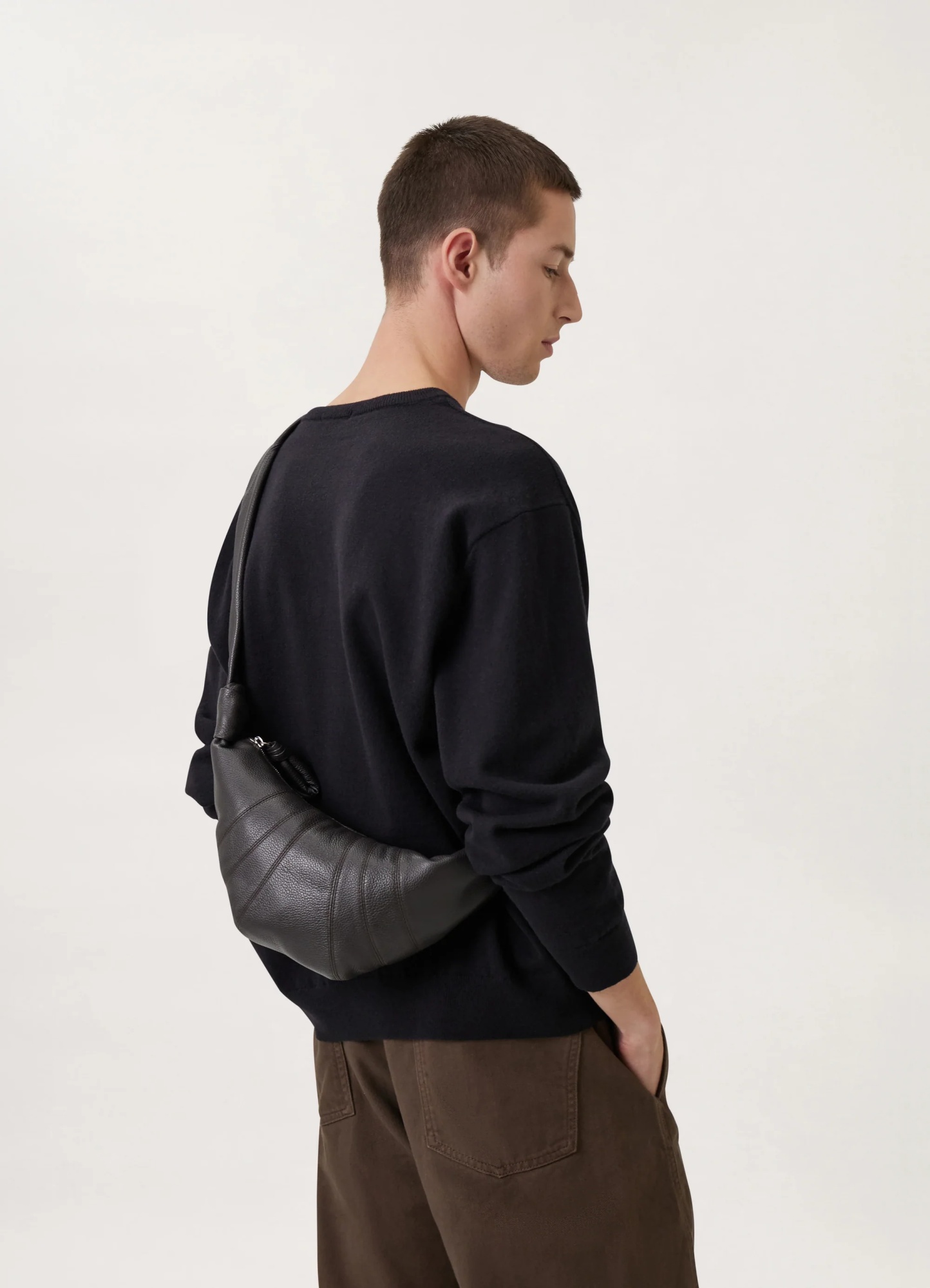 LEMAIRE LEMAIRE CROISSANT KNOT-DETAILED SHOULDER BAG