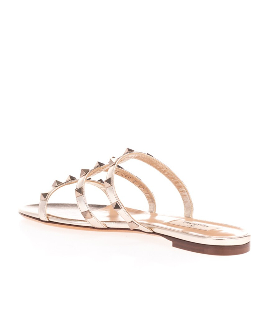 Valentino Garavani Leather Rockstud Sandals In Nude