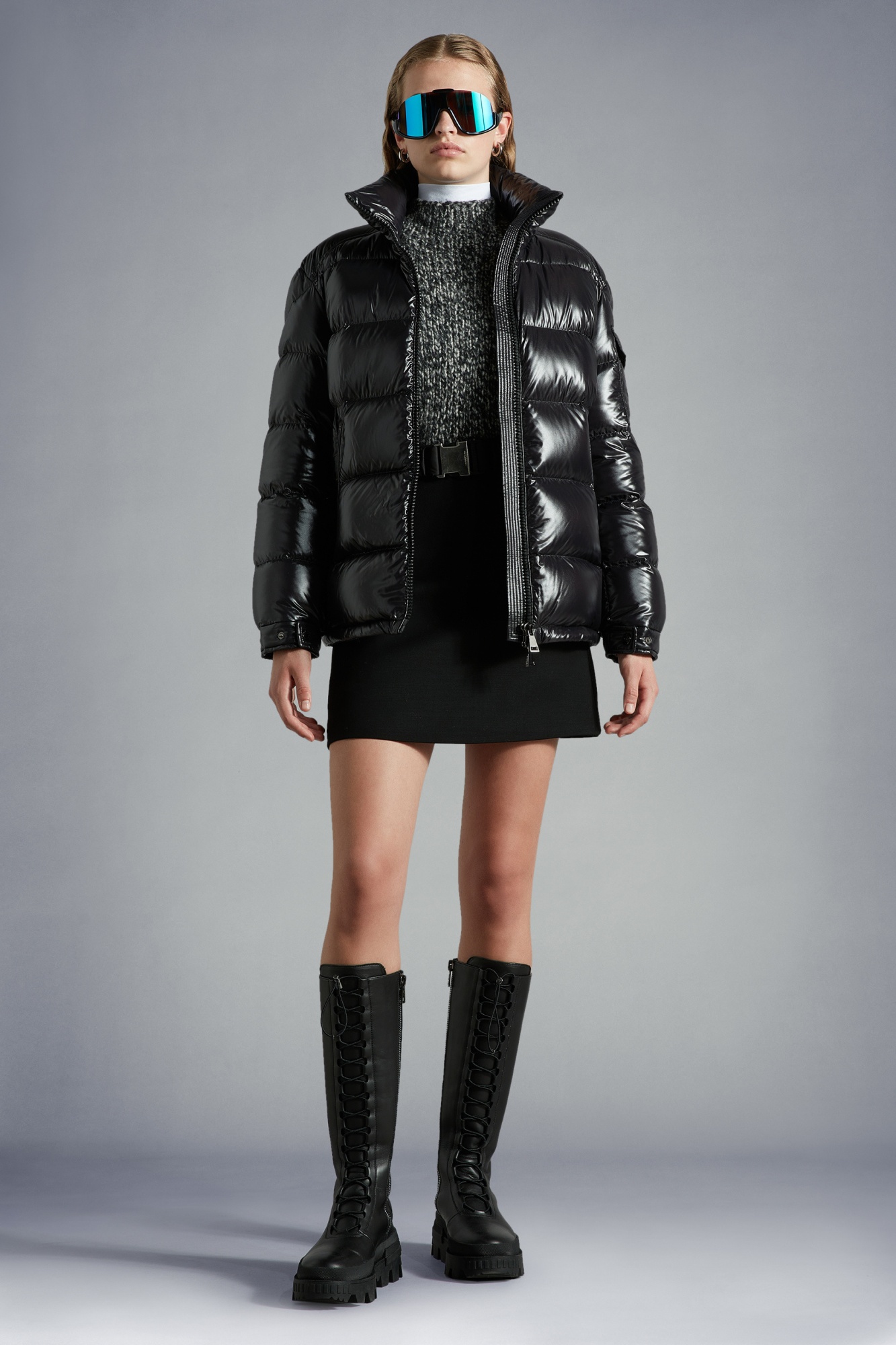 Moncler Maire Hooded Short Down Jacket Black In Black