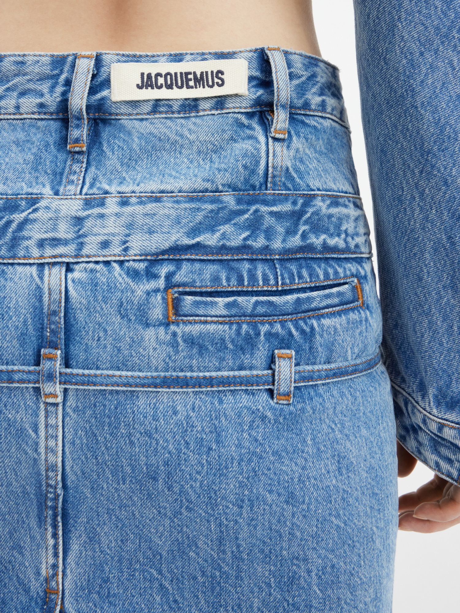 JACQUEMUS JACQUEMUS BELTED DENIM PENCIL SKIRT