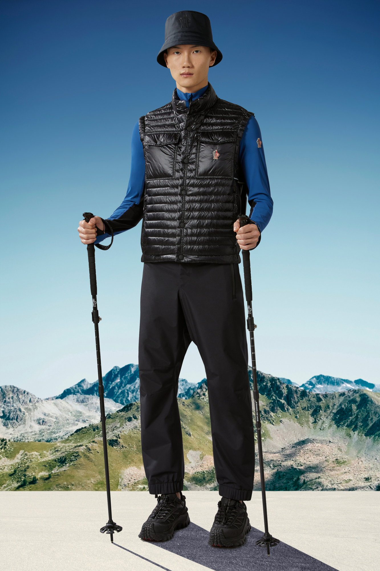 Moncler Ollon Down-feather Padded Gilet In Black