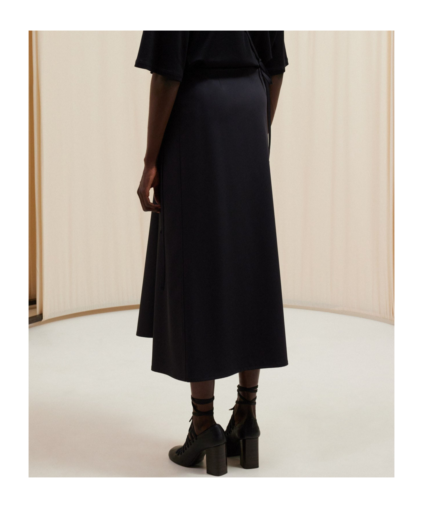 Lemaire Tie-fastening Wrap Maxi Skirt In Black