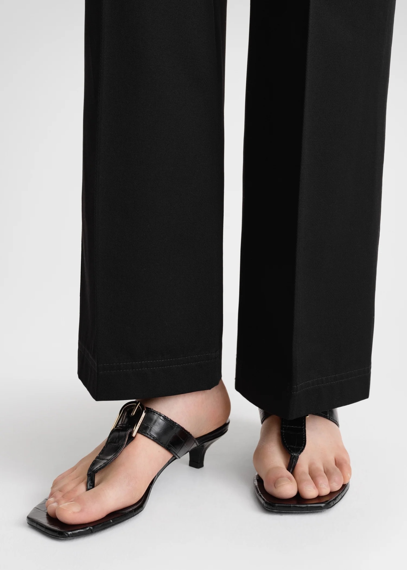 Totême Toteme Women Belted Croco Flip-flop Heels In Black