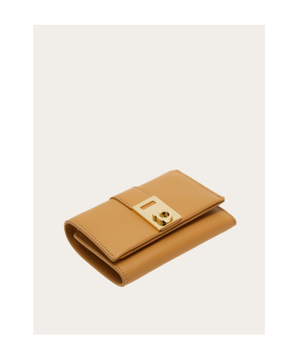 Ferragamo Portefeuille Compact Hug Beige In Nude