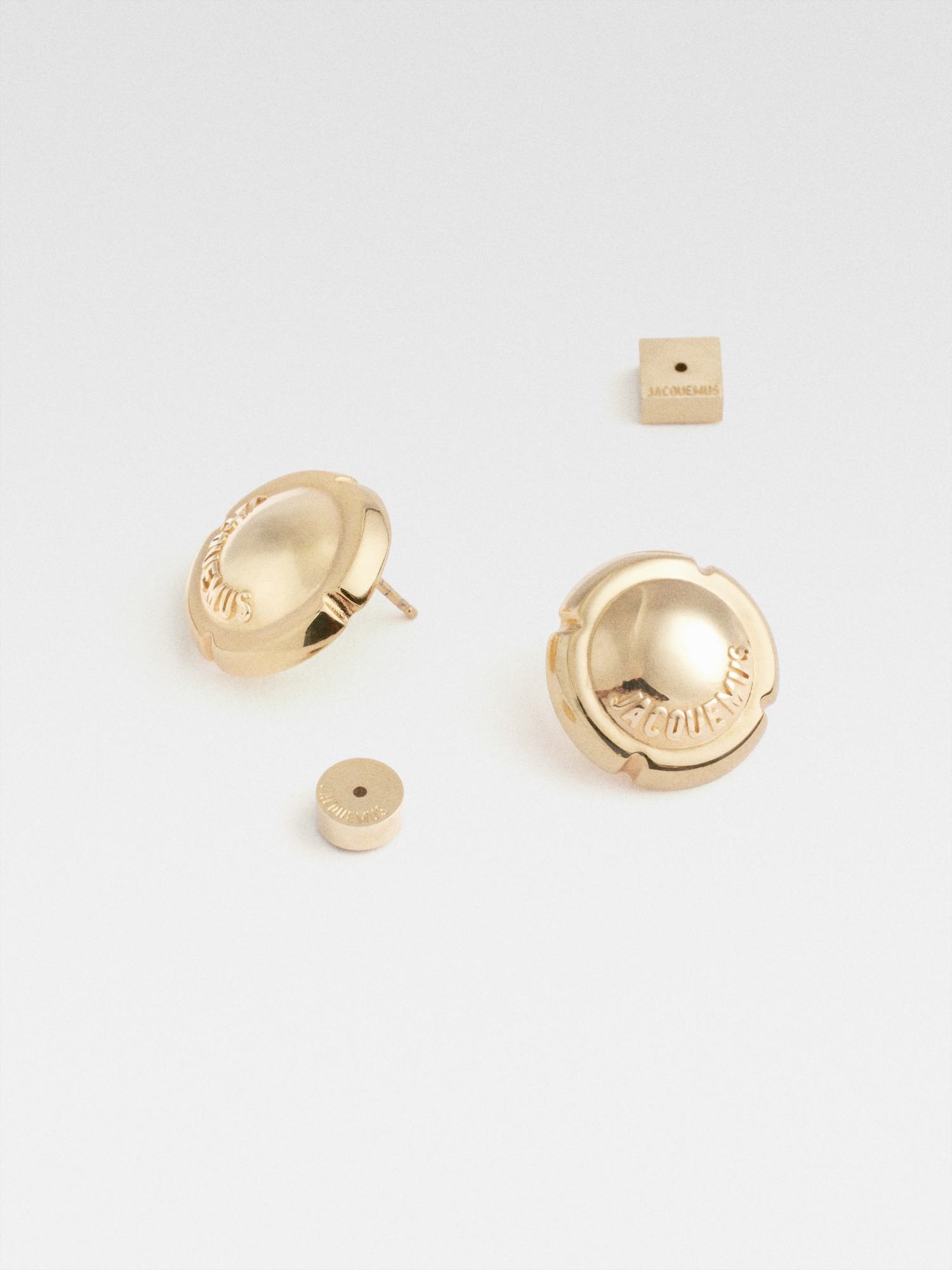 JACQUEMUS JACQUEMUS CHAMPAGNE MUSELET EARRINGS 