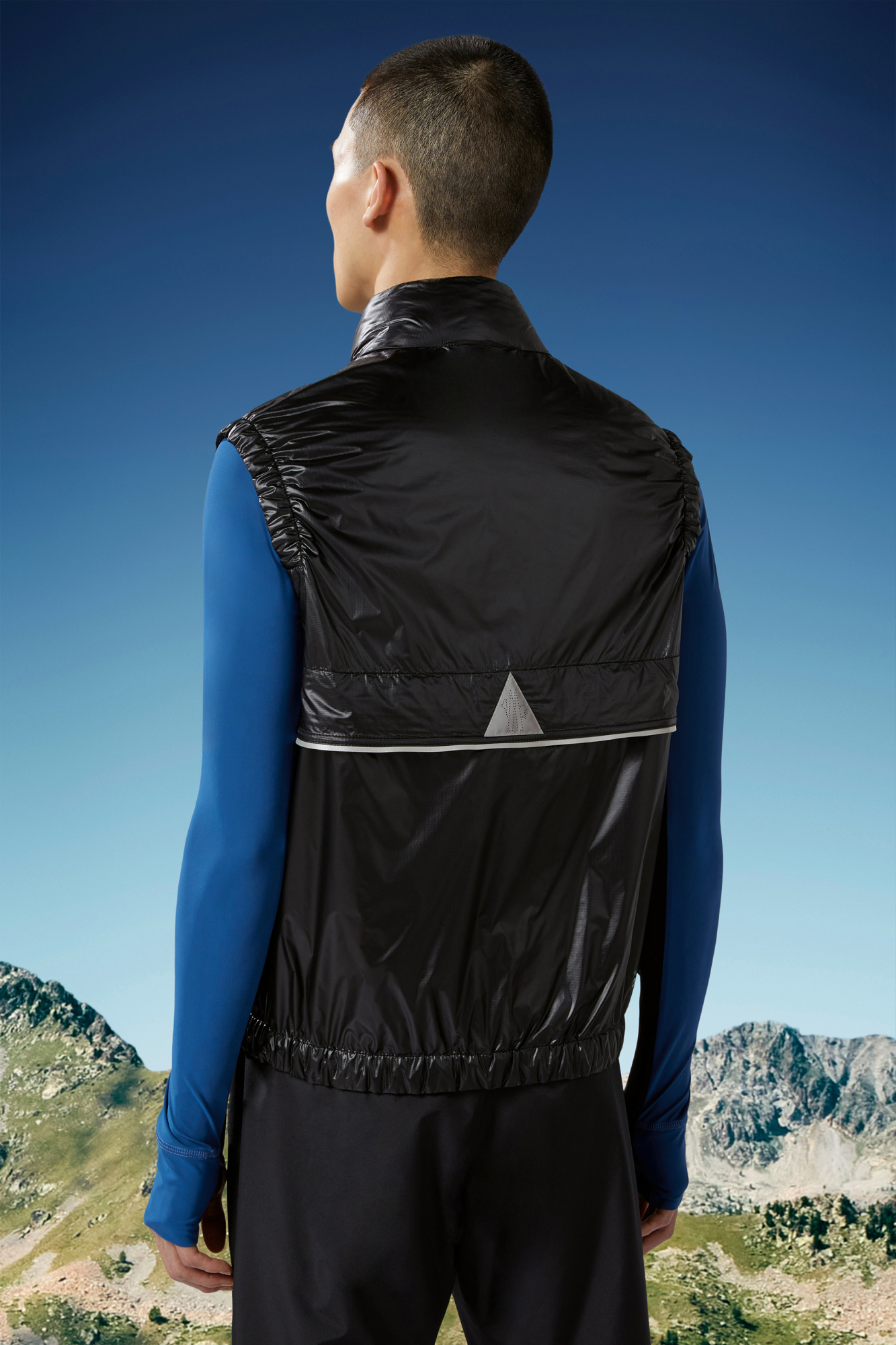 Moncler Ollon Down-feather Padded Gilet In Black
