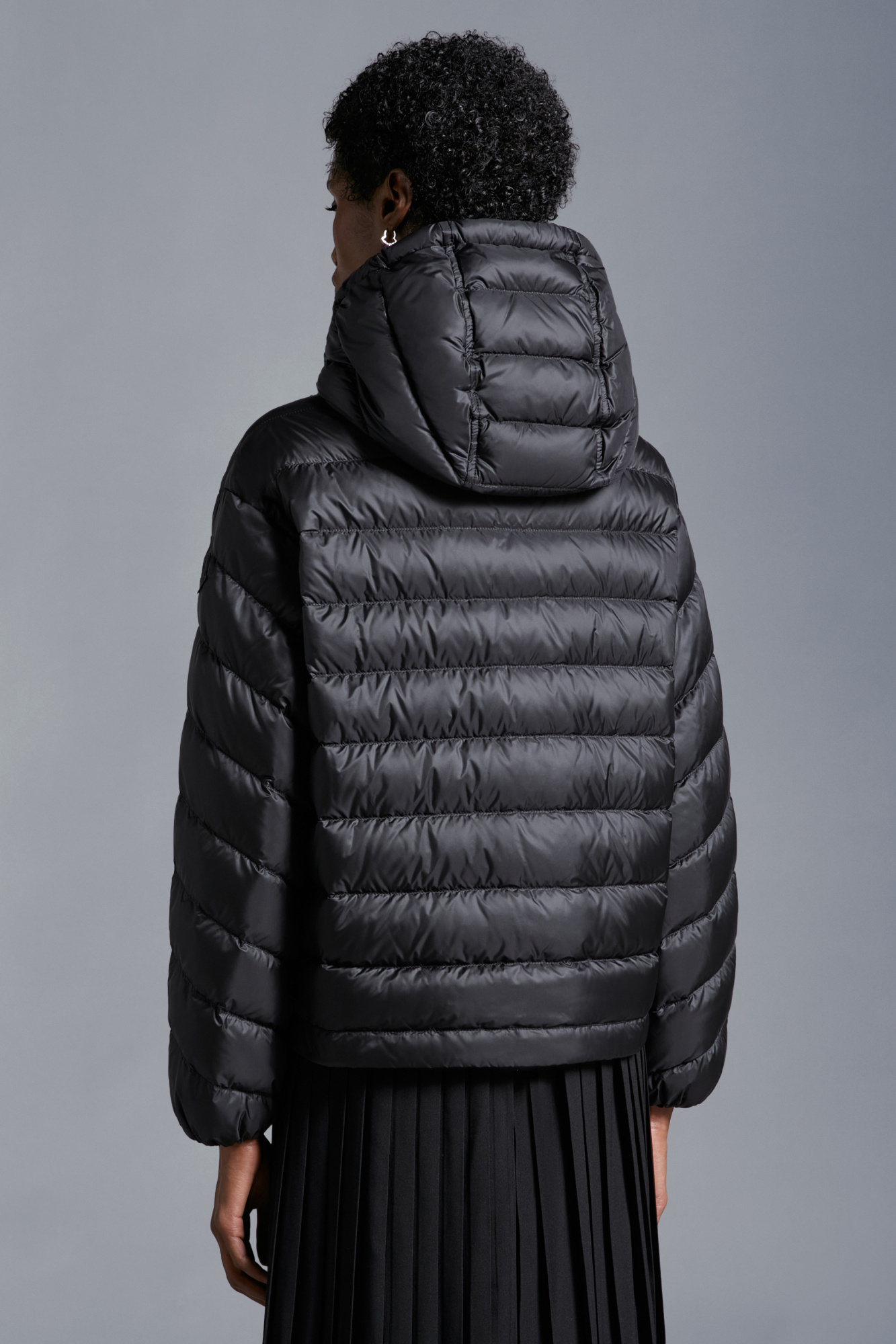 Moncler Delfo Down Puffer Jacket In Black