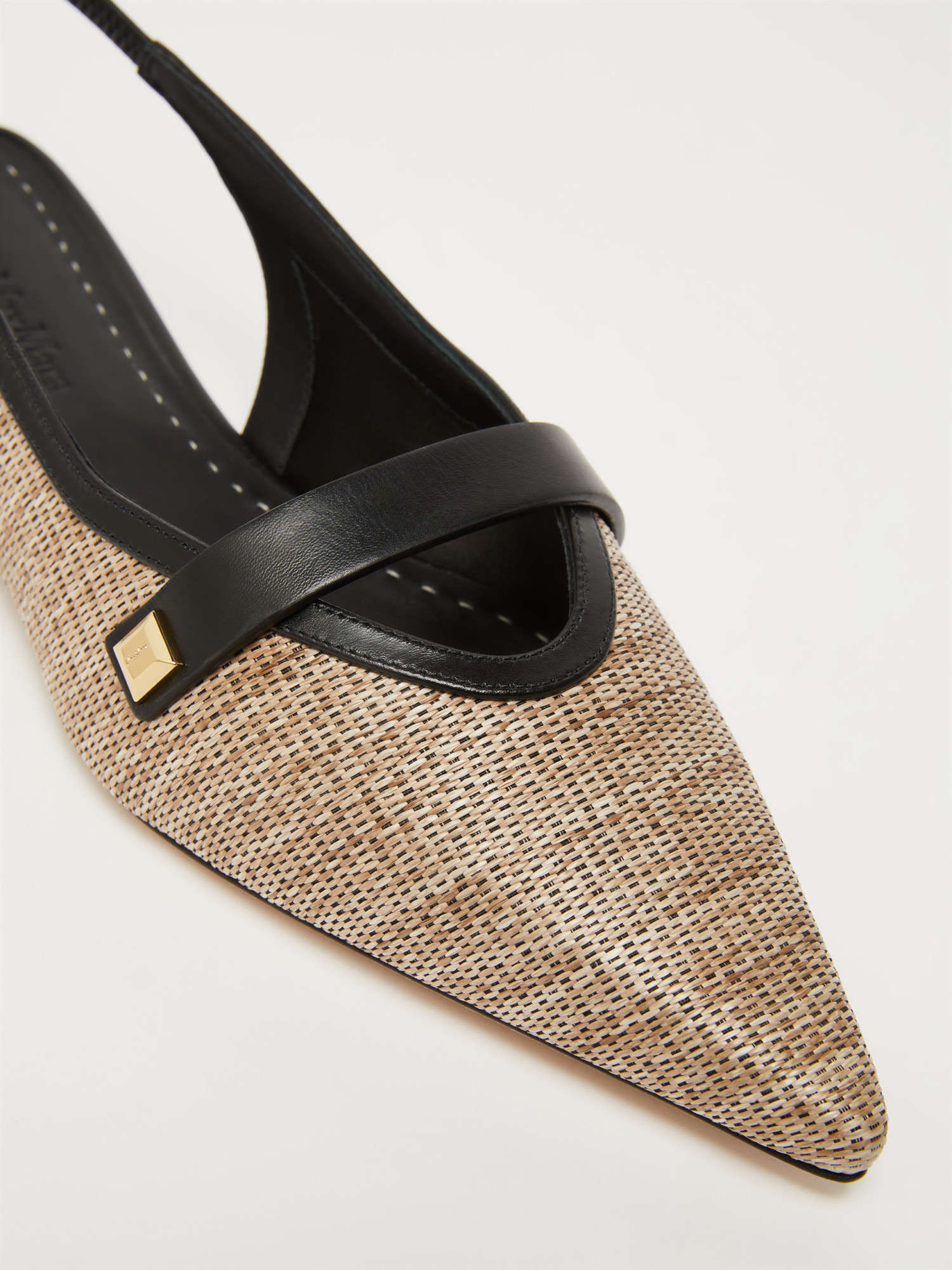 Max Mara Logo Details Flat Shoes In Black