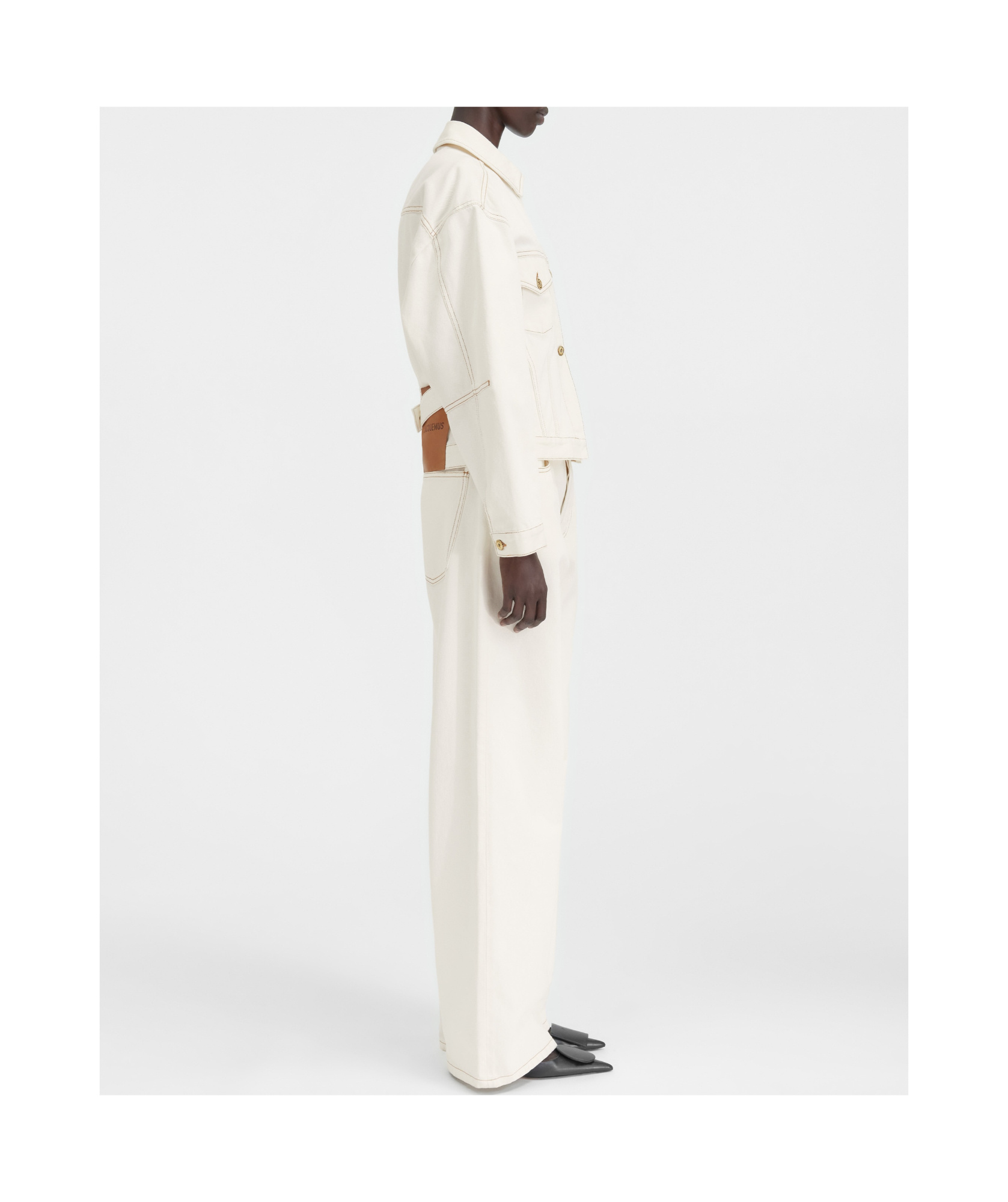 Jacquemus Structured White Denim Jacket With Classic Silhouette In White