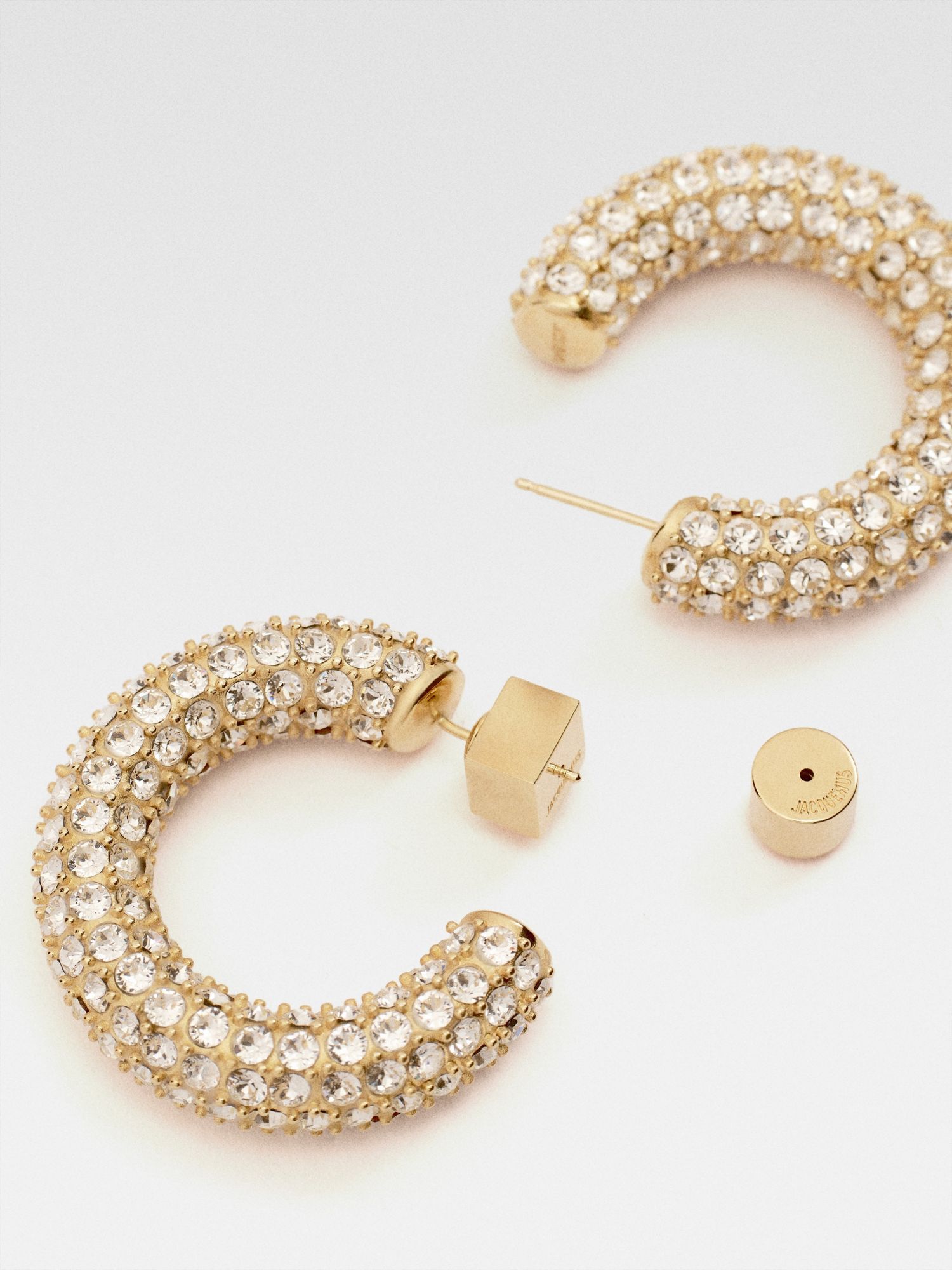 JACQUEMUS JACQUEMUS EMBELLISHED HOOP EARRINGS 