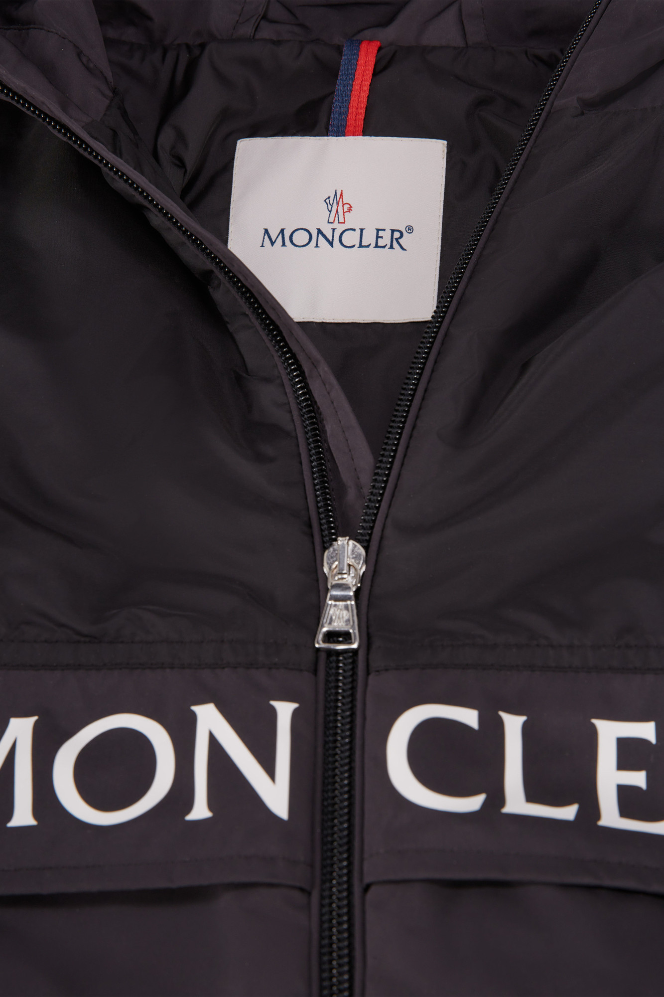 Moncler Enfant Logo Printed Hooded Jacket In Black