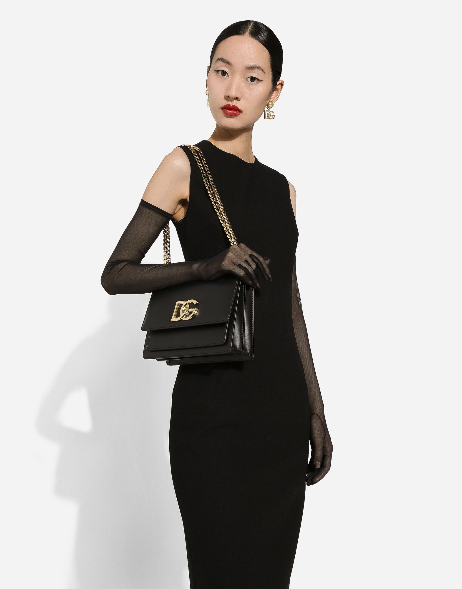 Dolce & Gabbana Logo-plaque Leather Crossbody Bag In Black