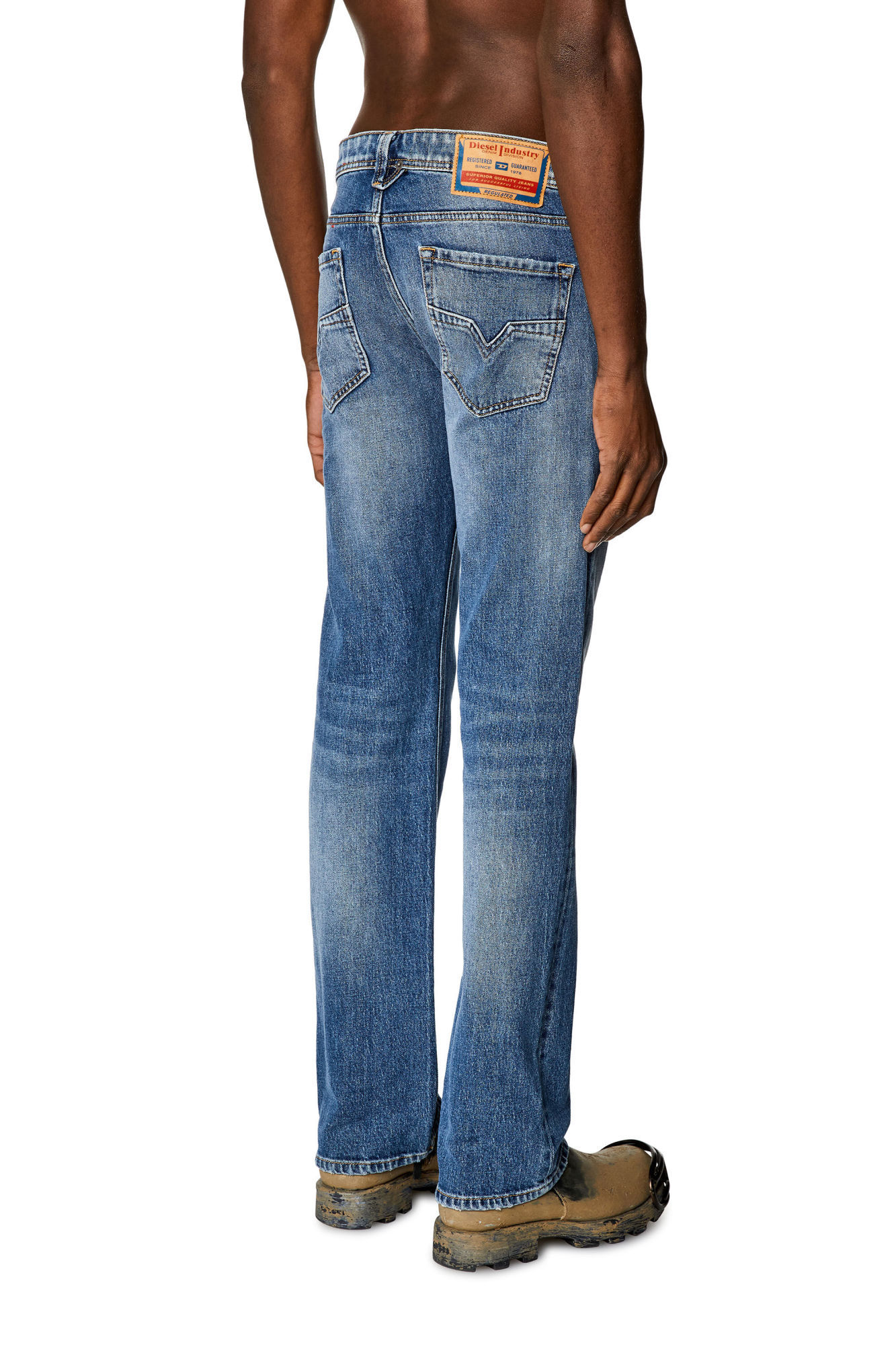 Diesel 1985 Larkee 09i16 Straight Jeans In Blue