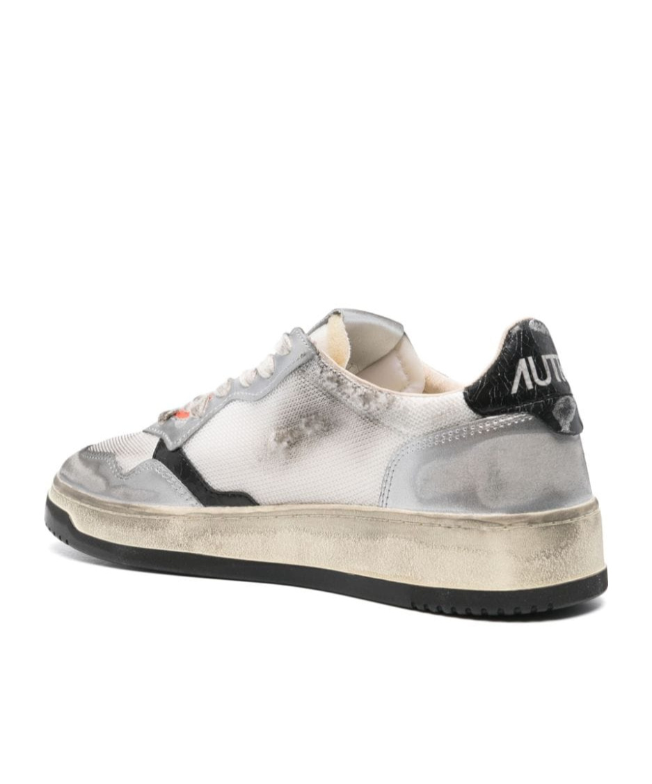 Autry Medalist Super Vintage Low Sneakers In White