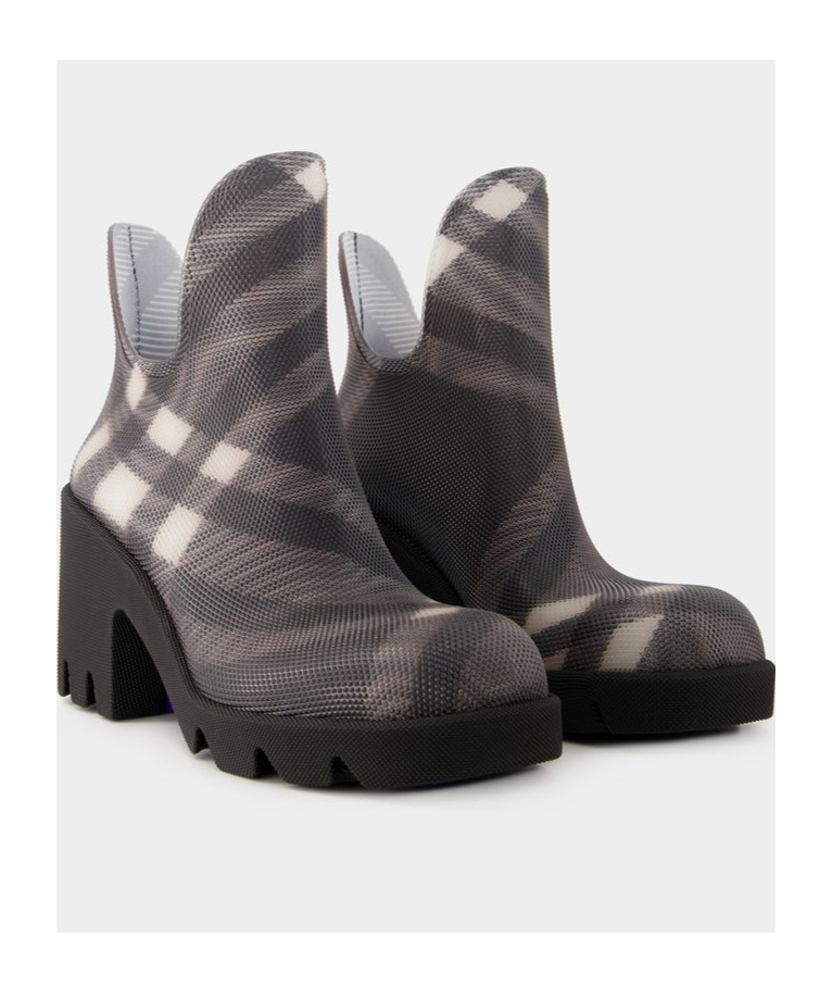 Shop Burberry Marsh Check-pattern Boots In Black