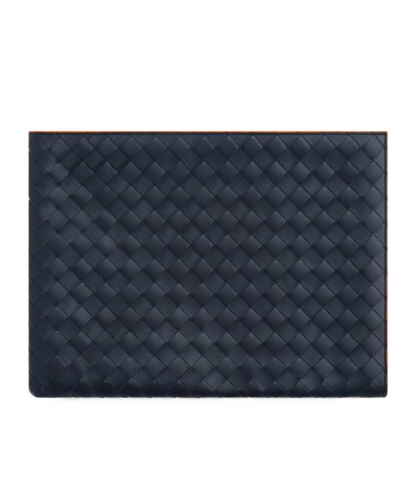 Bottega Veneta Knitted Semi-zipper Clutch In Black