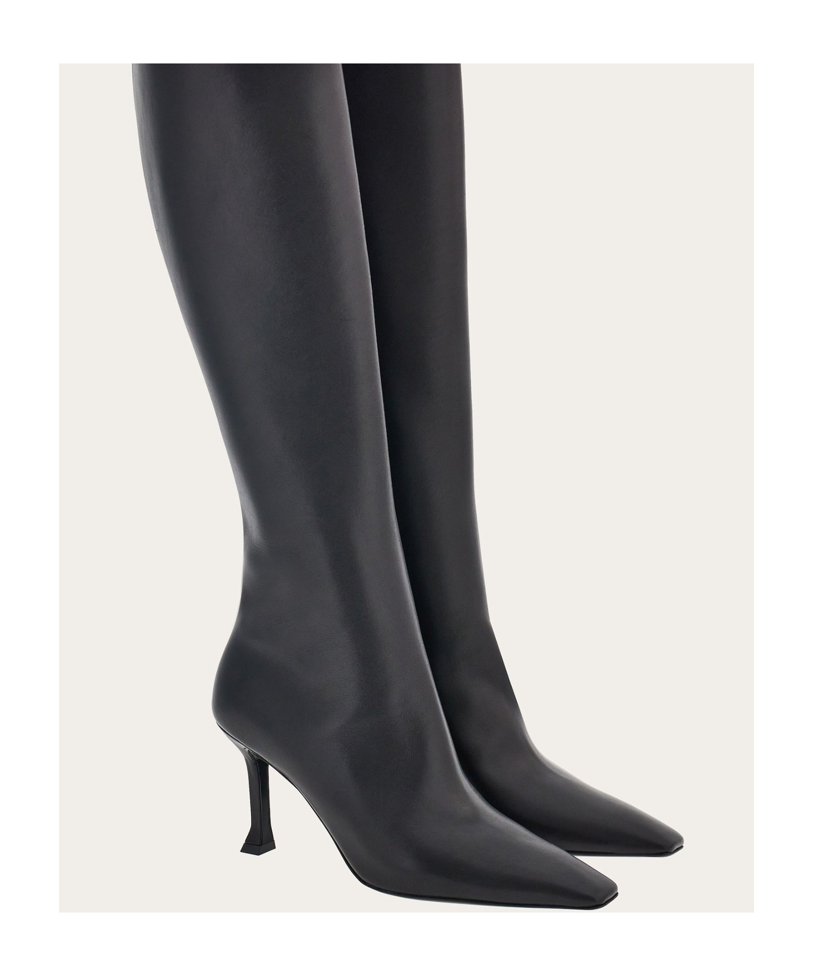 Ferragamo Pointed Boots In Black